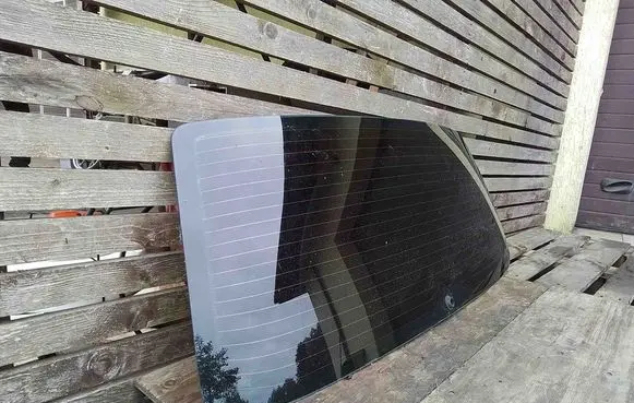 Volkswagen Transporter - Caravelle T5 Rear windscreen/windshield window 7H5845503 7H5845503Q