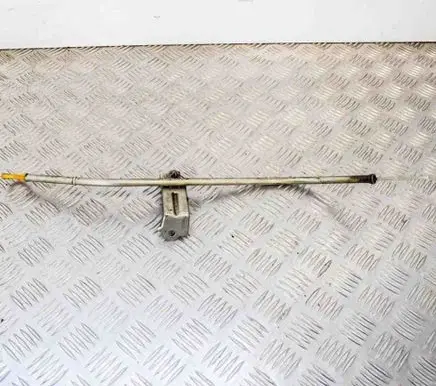 Lexus CT 200H Oil level dip stick 