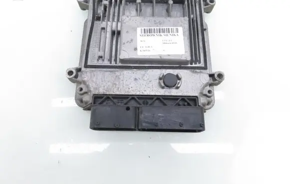 KIA Ceed Engine control unit/module 391102B520 0261201202