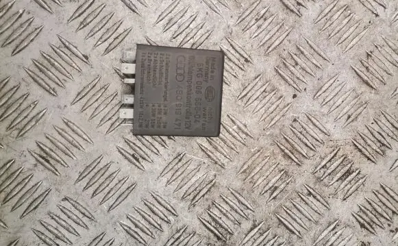 Audi A4 S4 B5 8D Other relay 4b0919471
