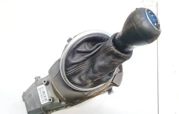 Audi A2 Gear shifter/selector 8z0711246a