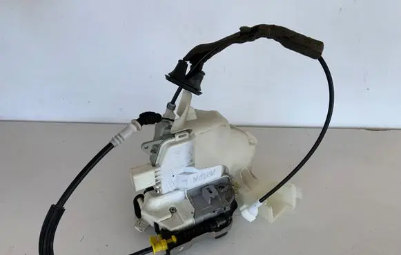 Audi A7 S7 4G Front door lock 8J1837015D 4G8837349