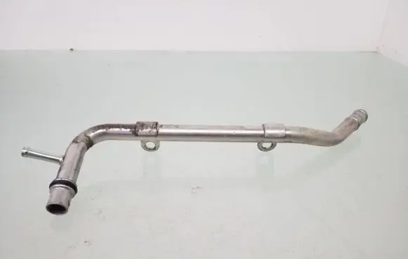 Toyota RAV 4 (XA40) Engine coolant pipe/hose
