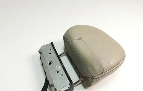 Volvo XC90 Rear seat headrest 8686714