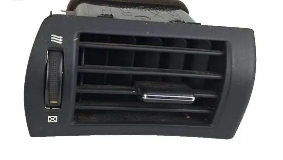 Rear air vent grill