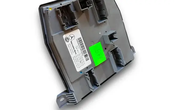 Mercedes-Benz C W205 Central body control module S577 A2059008543