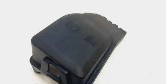 Volvo V70 Fuse box cover 6G9T14A076LC
