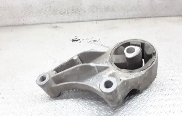 Opel Astra H Engine mount bracket V05456
