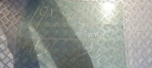 Nissan X-Trail T30 Rear door window glass
