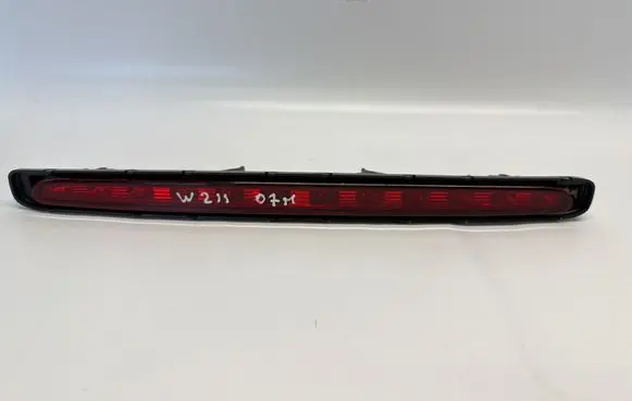 Mercedes-Benz E W211 Third/center stoplight A2118201456