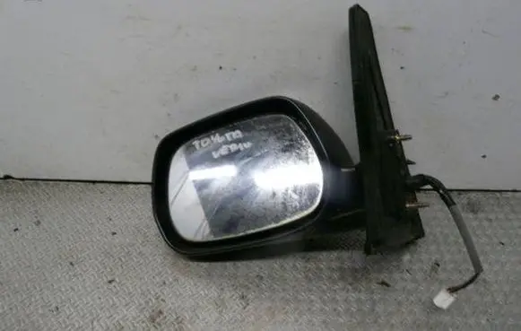 Toyota Corolla Verso E121 Front door electric wing mirror 7180