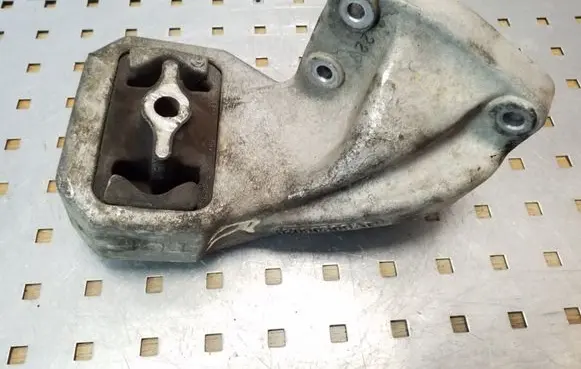 Jeep Grand Cherokee (WK) Engine mount bracket 52090309AD