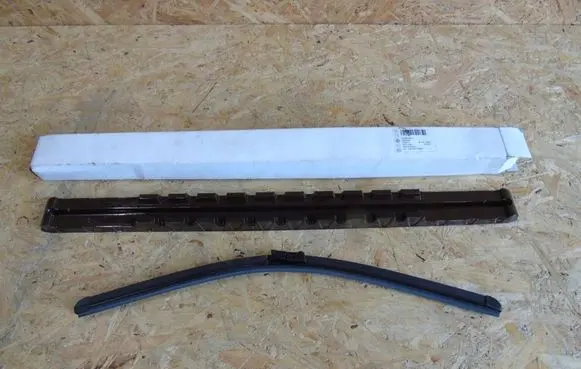 Volkswagen Golf VI Windshield/front glass wiper blade 6Q1955425D