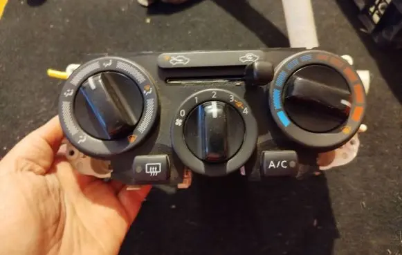 Nissan Note (E11) Climate control unit N107000L 090727 98727