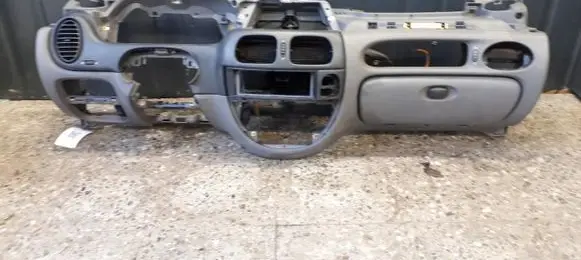 Renault Megane I Dashboard 7700839268