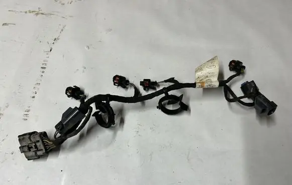 Ford Mustang VI Fuel injector wires FU5T4B485CC