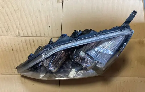 Honda CR-V Headlight/headlamp 33150SWWE0 P6916LC0MB