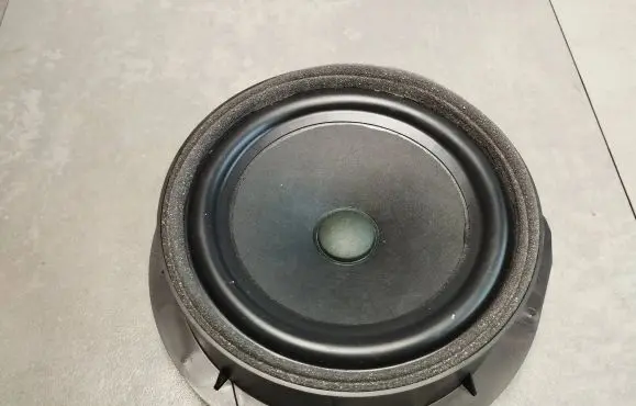 Audi Q3 F3 Rear door speaker 83A035411