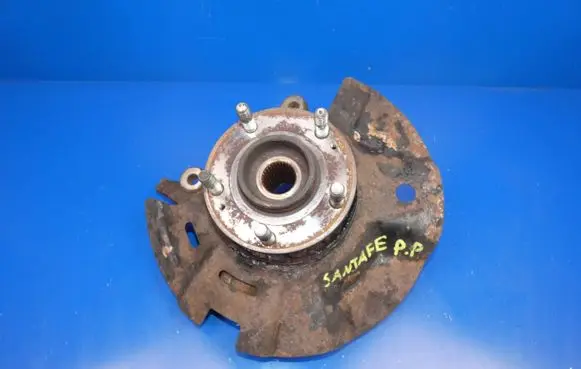 Hyundai Santa Fe Front wheel hub spindle knuckle