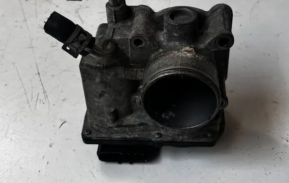 Toyota Corolla E120 E130 Throttle valve 2203022050