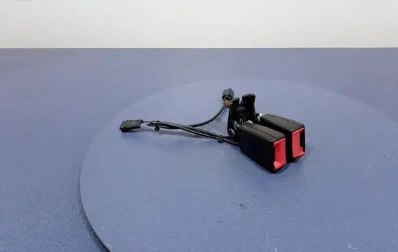 Ford Mondeo MK I Front seatbelt DS73-F613K21