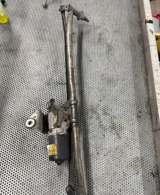 Iveco Daily 6th gen Front wiper linkage and motor 53556502
