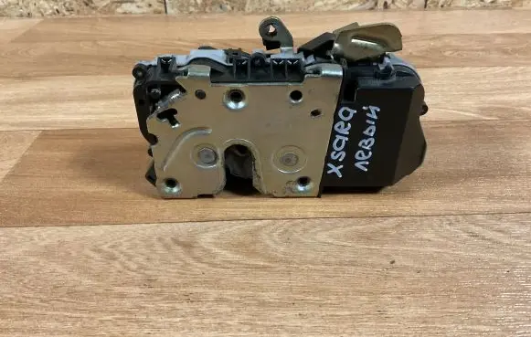 Citroen Xsara Front door lock 