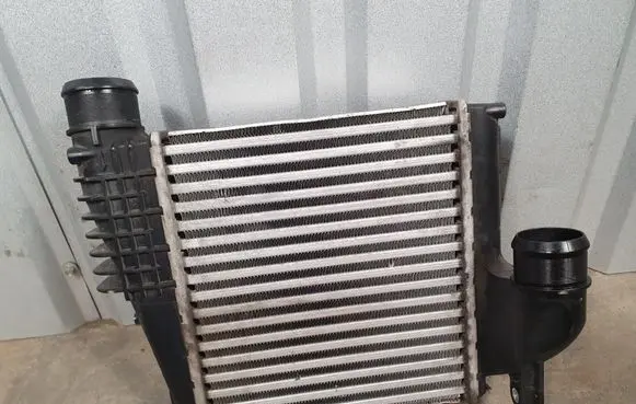 Citroen C4 II Picasso Intercooler radiator 9675627980