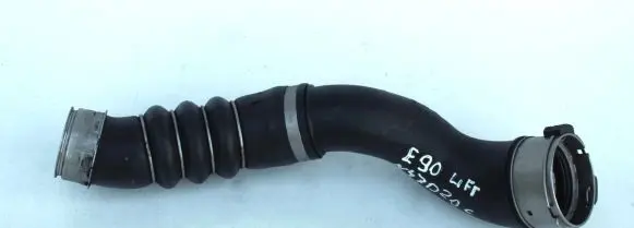 Coolant pipe/hose