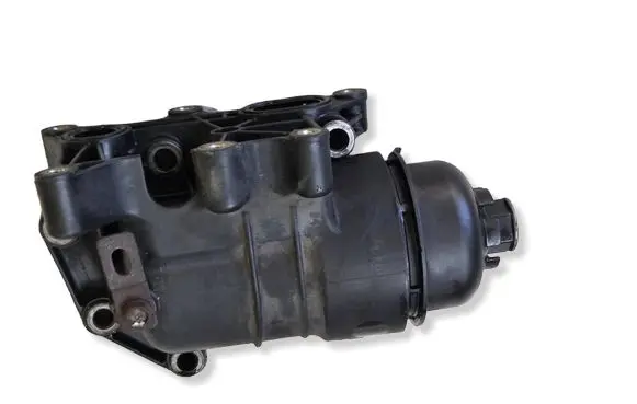 KIA Sorento Oil filter cover 