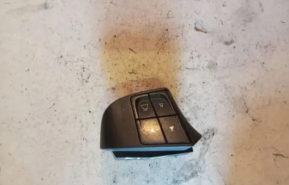Volvo V70 Steering wheel buttons/switches 30739641 06W51