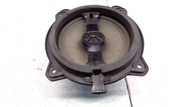 Audi A3 S3 8P Front door speaker 8H0035411