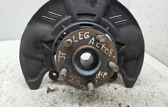 Front wheel hub