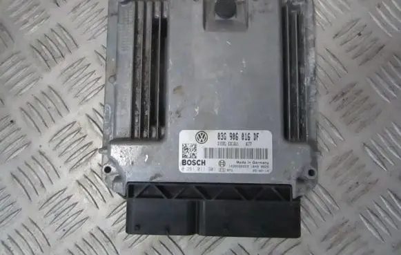 Volkswagen Golf V Engine control unit/module 03G906016DF 0281011901