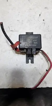 Volvo 960 Glow plug pre-heat relay 1363438