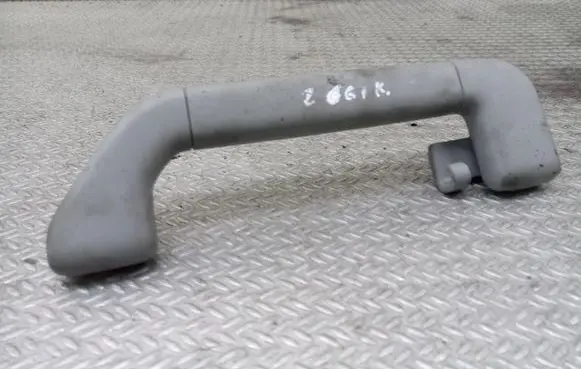 Volkswagen Touareg I Rear interior roof grab handle
