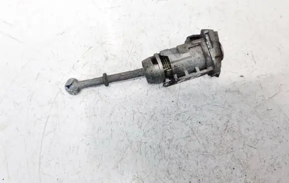 Citroen C4 II Picasso Front door lock (next to the handle) 