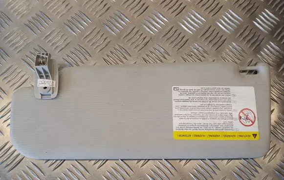 Sun visor