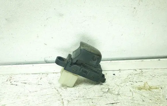 Nissan Pulsar Electric window control switch