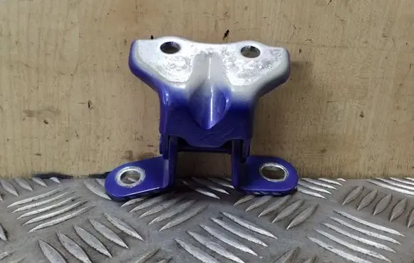 Rear door upper hinge