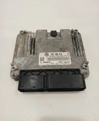 Volkswagen Golf VI Engine control unit/module 03C906016 0261S04390