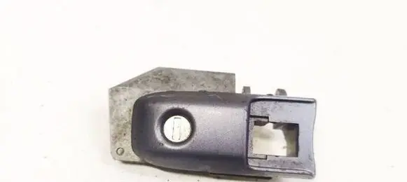Honda CR-V Front door lock (next to the handle) 