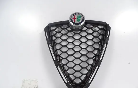 Alfa Romeo Stelvio Front grill 156108638