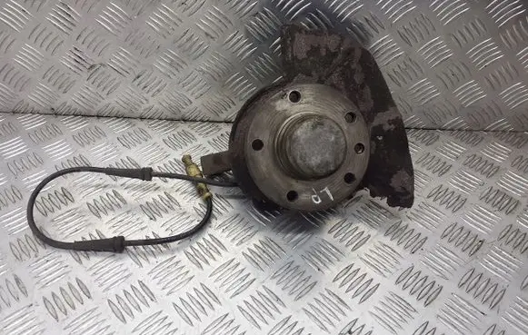 Opel Omega B2 Front wheel hub spindle knuckle
