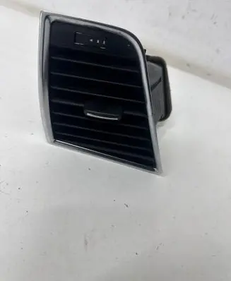 Audi Q5 SQ5 8R Dashboard side air vent grill/cover trim 8R2820901B
