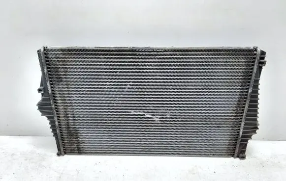 Volvo XC90 Intercooler radiator 30748808