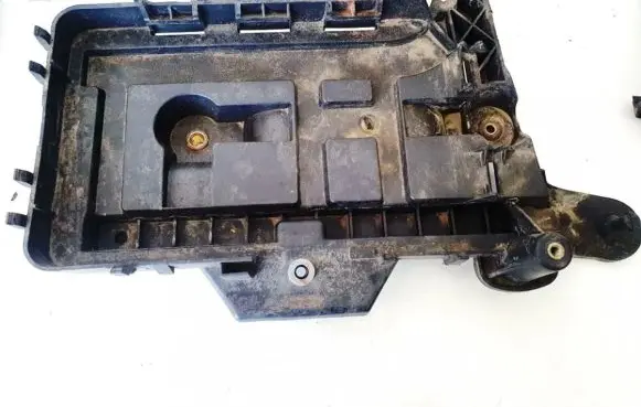 Seat Leon (1P) Battery box tray 1k0915333b