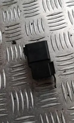 Volkswagen PASSAT B5.5 Other relay 3b0951253