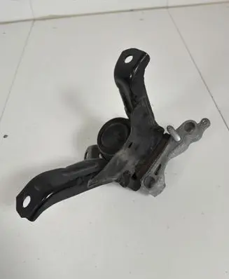 Toyota C-HR I Engine mounting bracket 