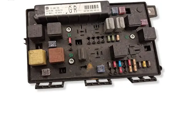 Opel Zafira A Fuse module 13206745